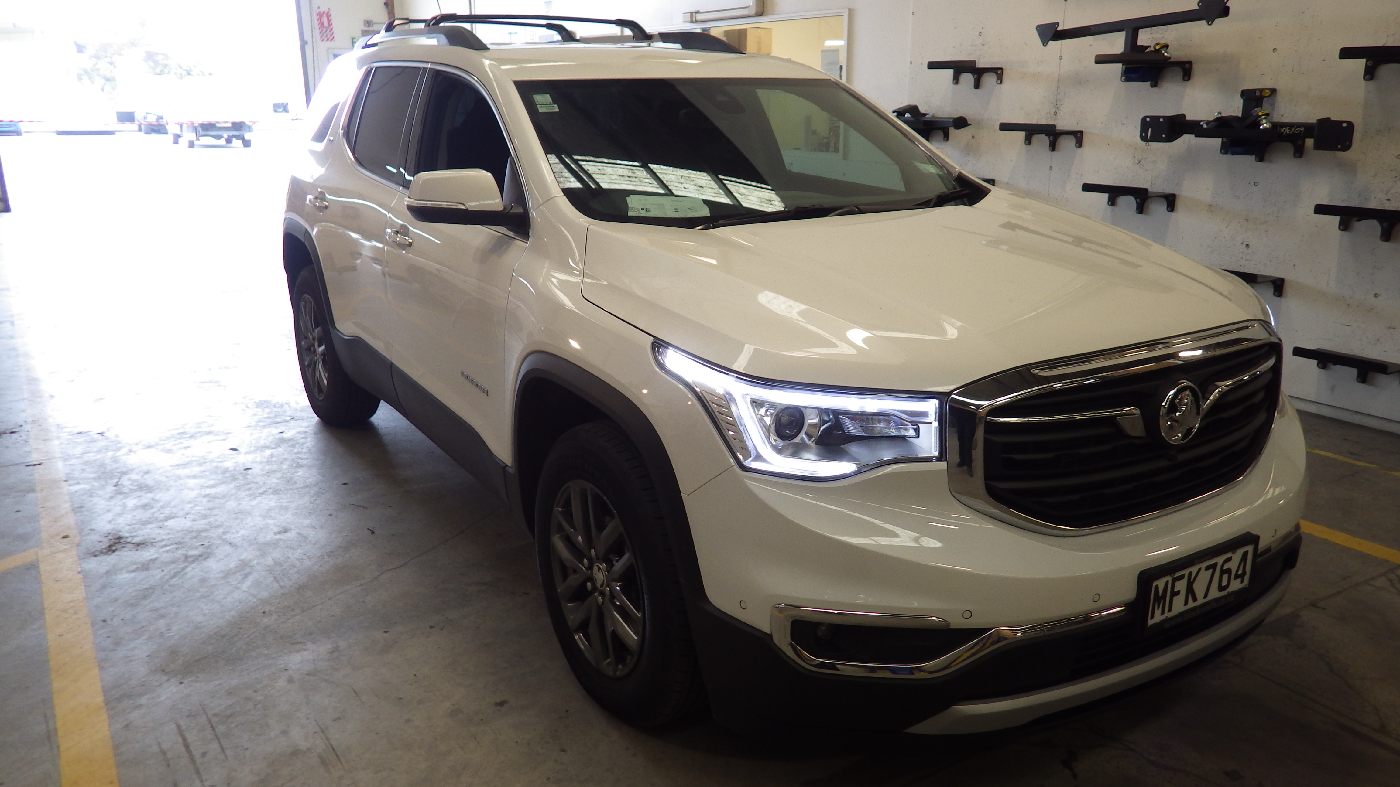 HOLDEN ACADIA